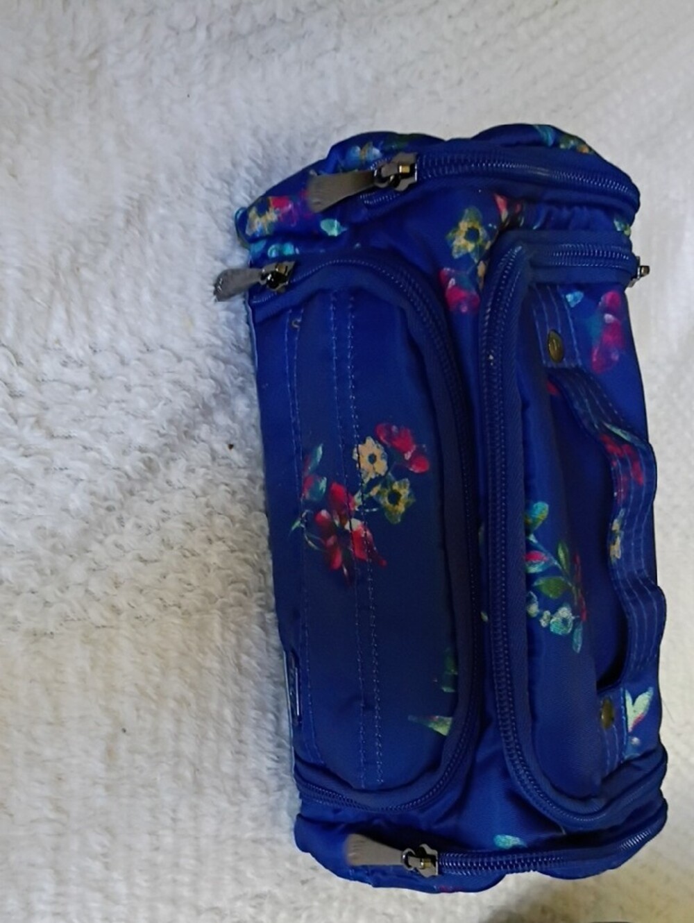 lug Blue Floral Nylon Cosmetic Travel  Bags (Set of 2) - Picture 6 of 16